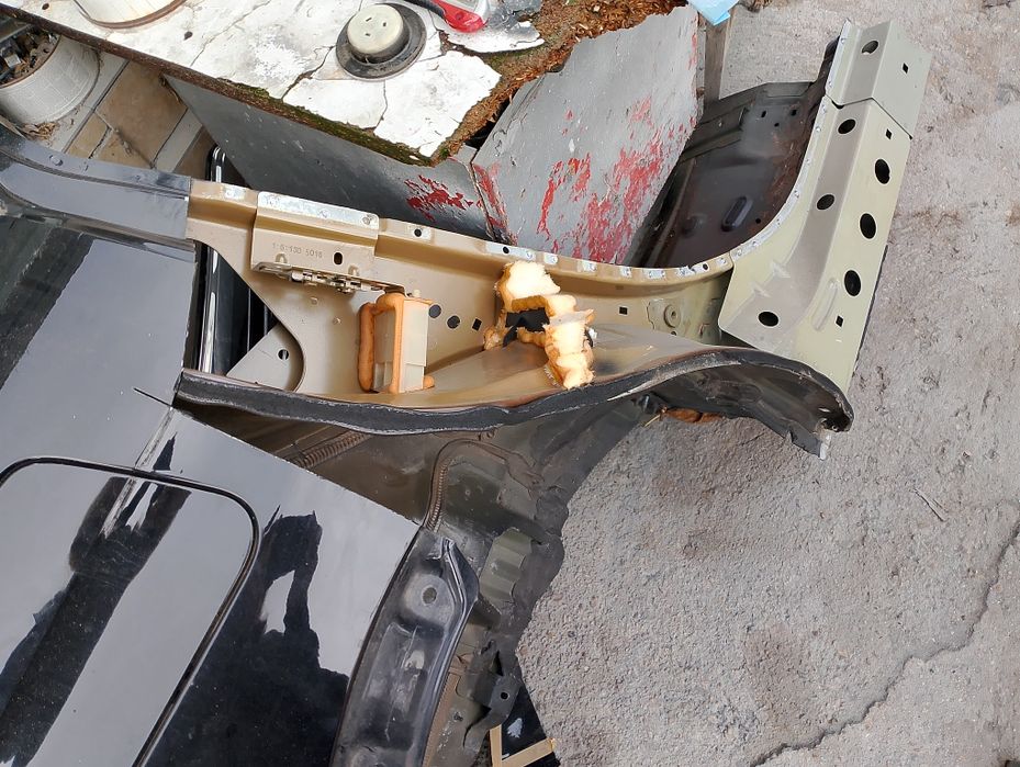 Продавам заден десен калник Peugeot 5008 /2020/г