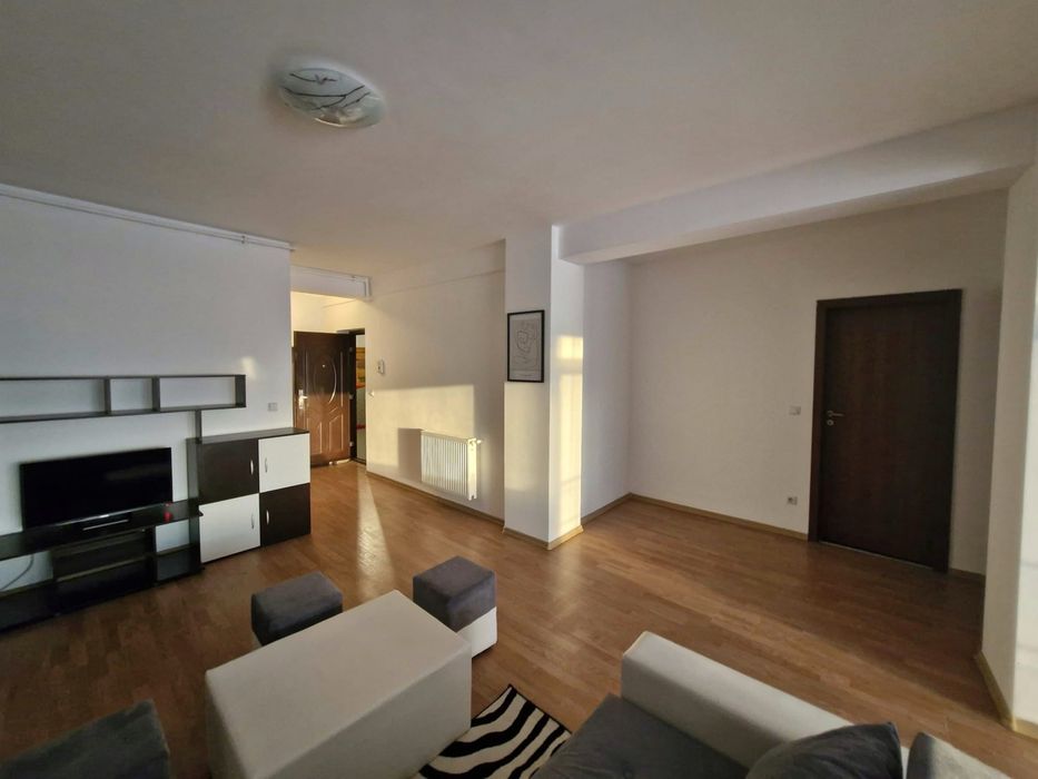 Inchiriez apartament cu 2 camere - 63 mp plus balcon - in Bistrita