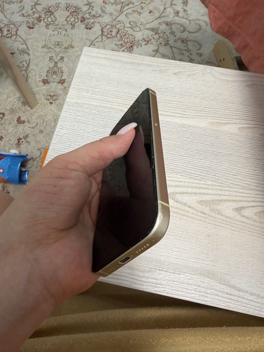 Продам iPhone 15