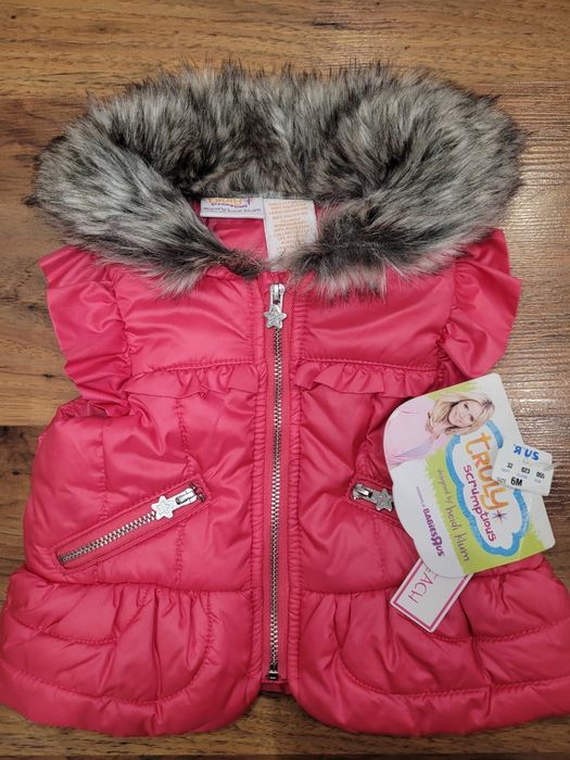 Нова бебешка грейка елек, 6 месеца