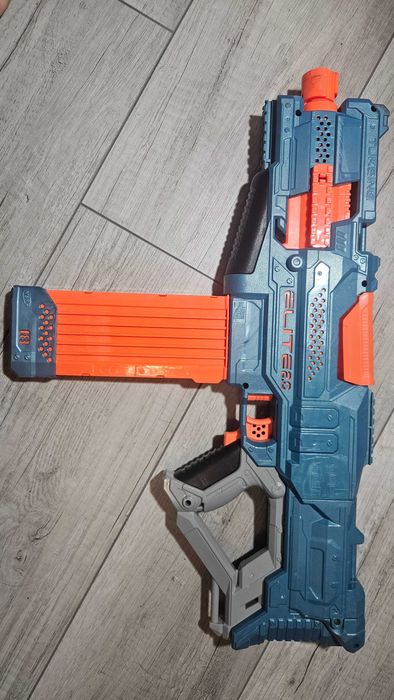 Nerf Elite 2.0 - 4 броя бластера + жилетка
