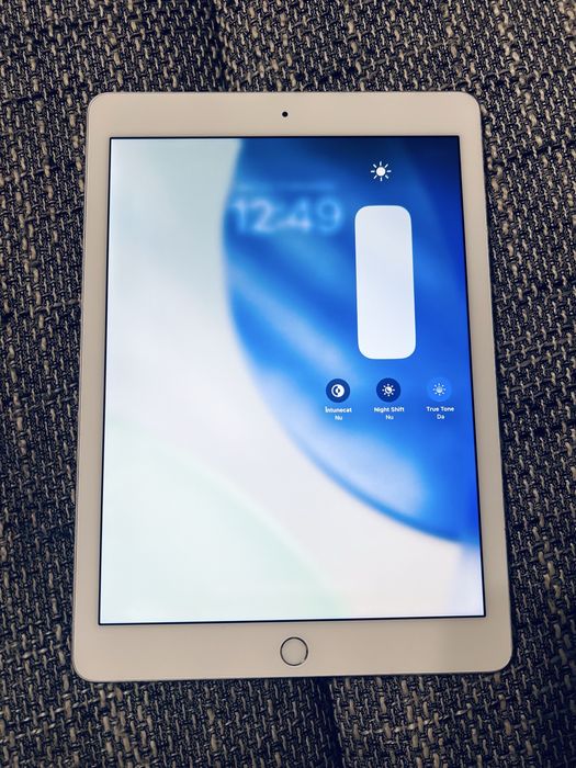 Ipad pro wifi 9,7 inch 128 gb   100% baterie+ Husa