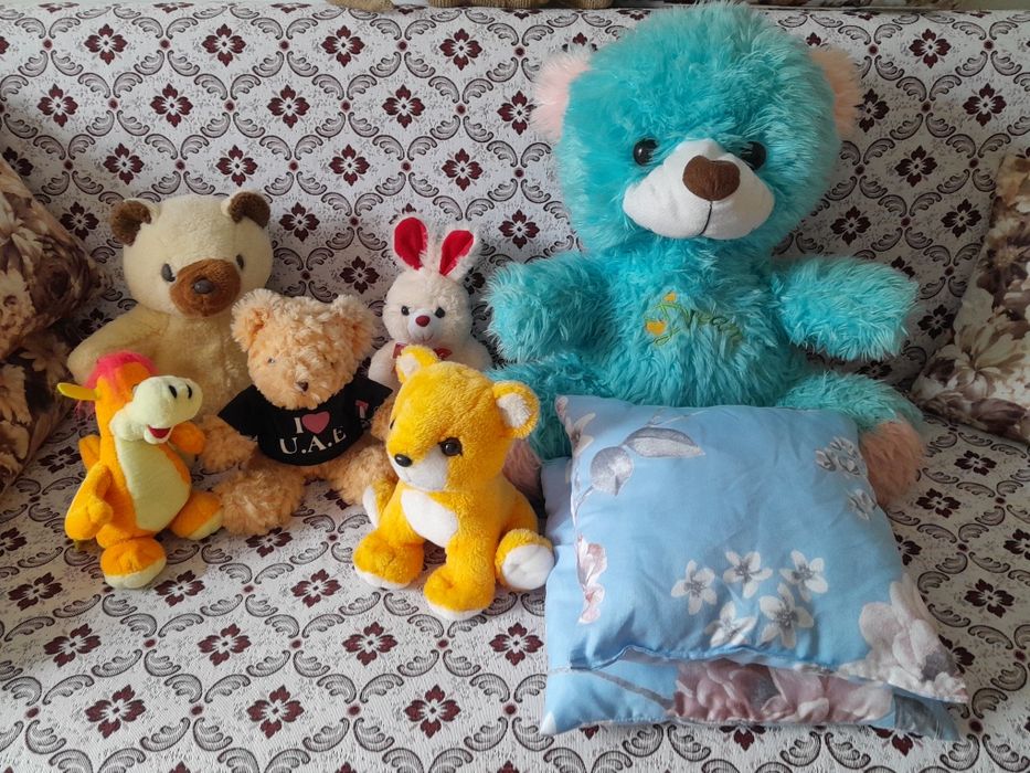 Мягкие игрушки, подушки