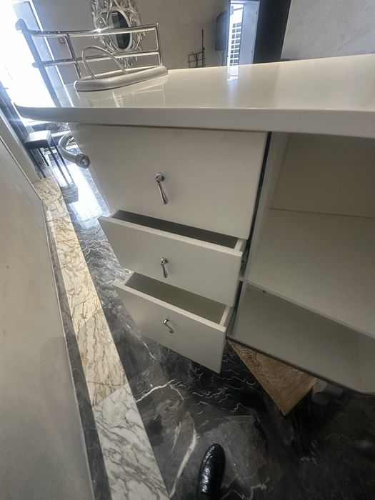 Продам барную стойку и 2 стула