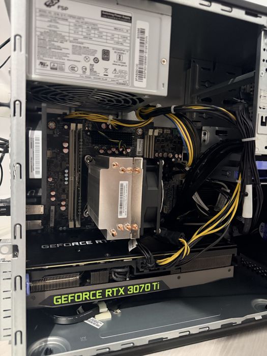 Desktop Lenovo Thinkstation - Intel Xeon W 2245 + RTX 3070Ti + 64 GB