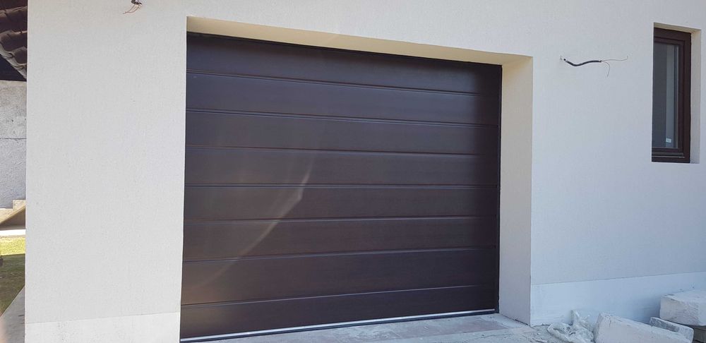 usi garaj cu telecomanda valcea