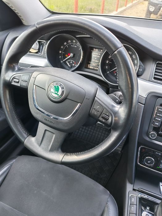 SKODA Superb 4×4 DSG