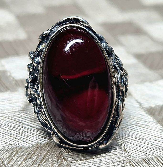 Inel din argint cu granat natural