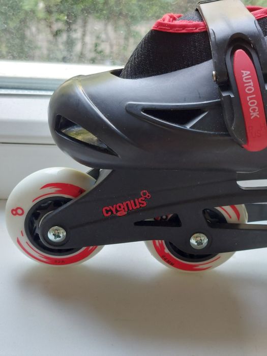 Vând role noi copil, 4- 10 ani