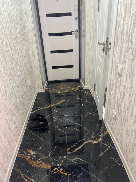 МЕТРО ХАМЗА.  2 переделенная в 3 х.  Аренда Евро ремонт