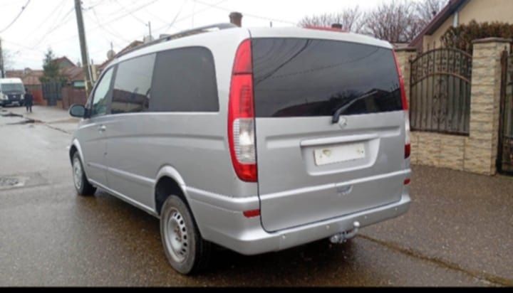 Mercedes ciano mic