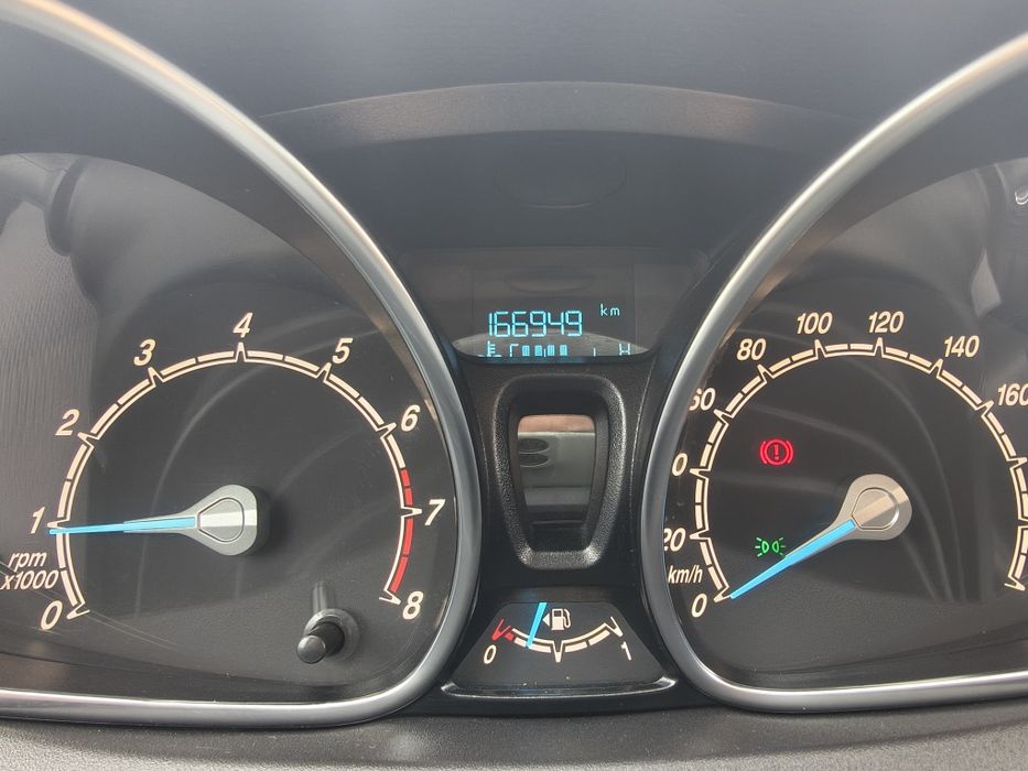 Vând Ford Fiesta 1.0 benzina 80cp