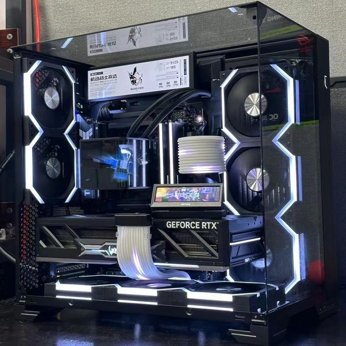 Lian Li 011 Vision Compact