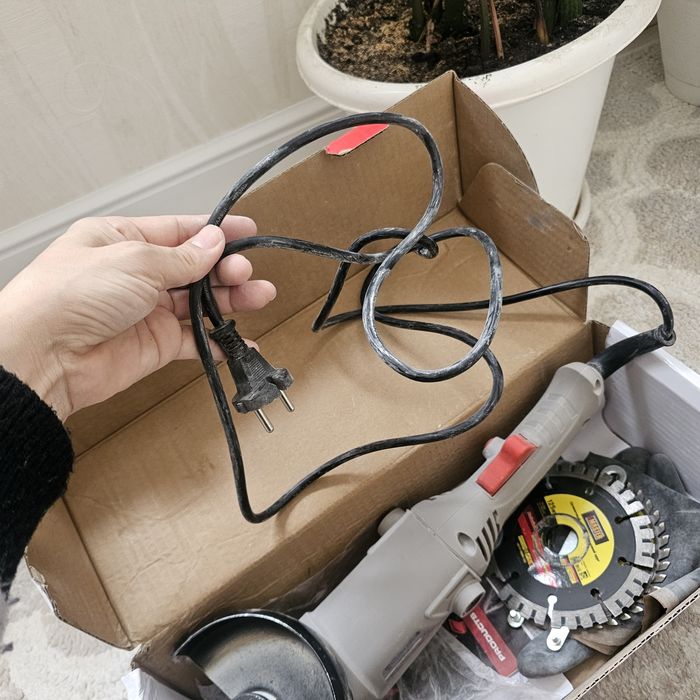 Шлифмашина угловая CROWN стройка