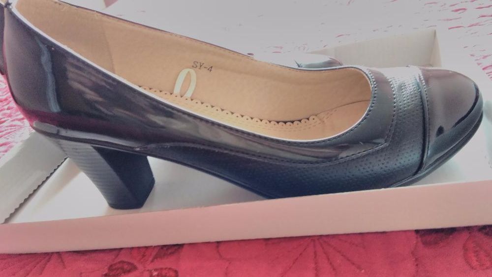 Нови дамски обувки