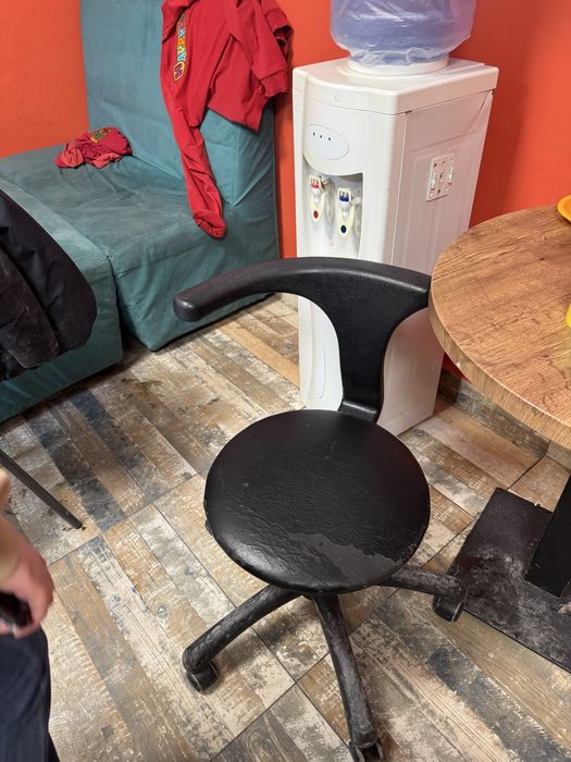 Стол разные диной и шириной