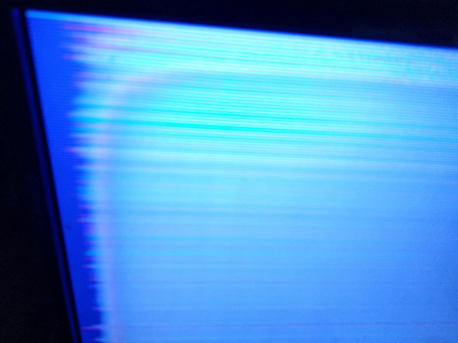 Не рабочий Hisense LCD32W57DVD