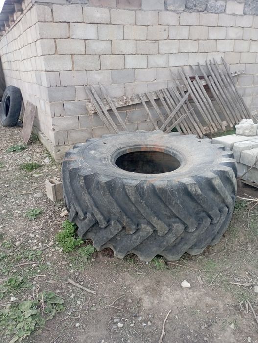 Продам резину на кировец