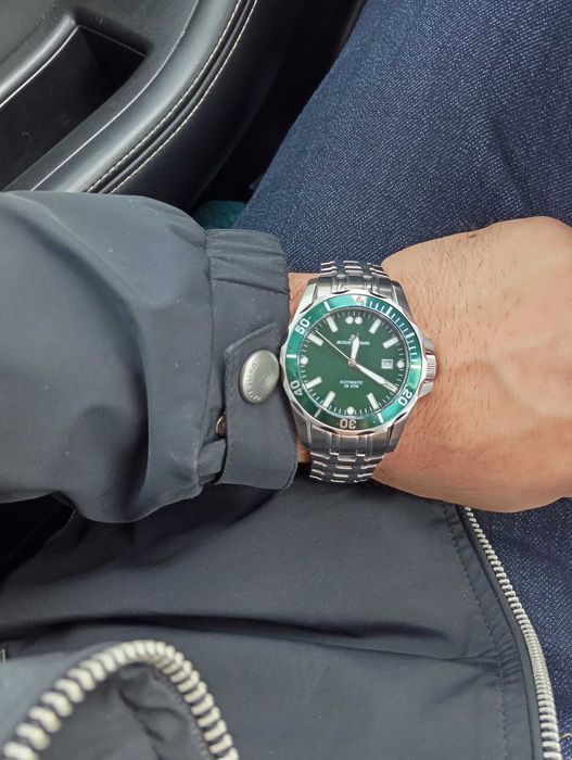 Продам часы наручные