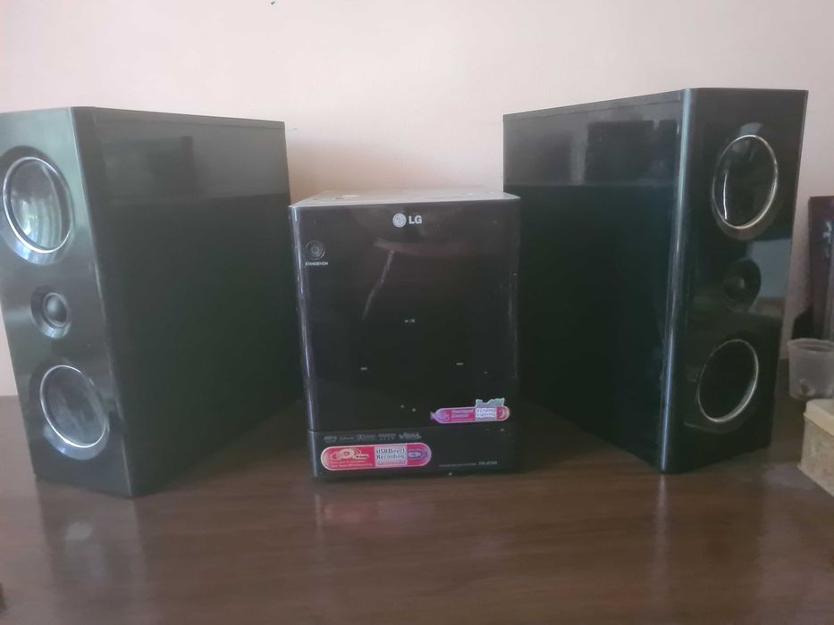 Музыкальный центр LG