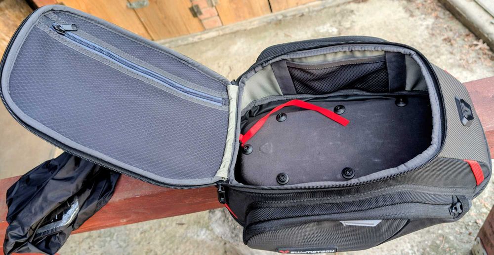 Vând Geantă pt. rezervor SW Motech PRO Sport. 12L-17L