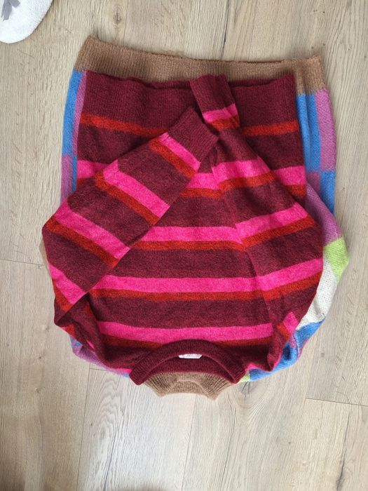 Цветни пуловери НМ и Sinsay