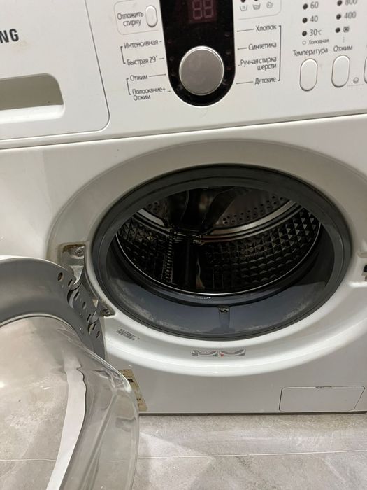 Продам машинку стиральную