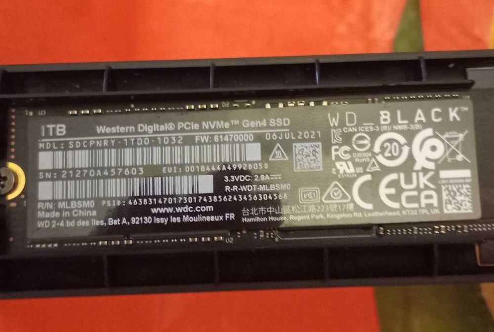 Laptop-MSI-Raider-GE76-12UGS-Piese-Baterie-Tastatura-SSD-M2-1TB-Memorie-Ram-DDR5-16-GB-Placa-Wifi-Adaptor-Incarcator-280W-Ventilatore-Radiator-Cupru