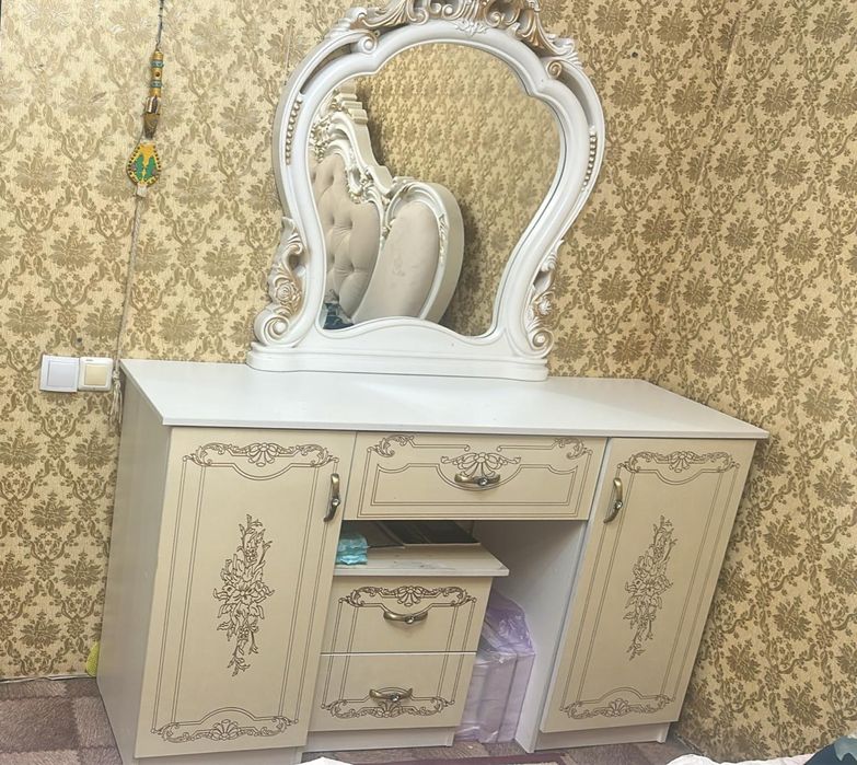 Продаю б/у Спальный гарнитур