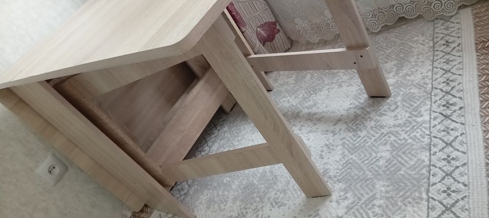 Продам стол книжка