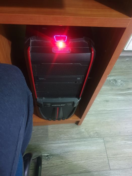 Vand unitate și monitor