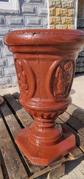 vaze de flor din beton