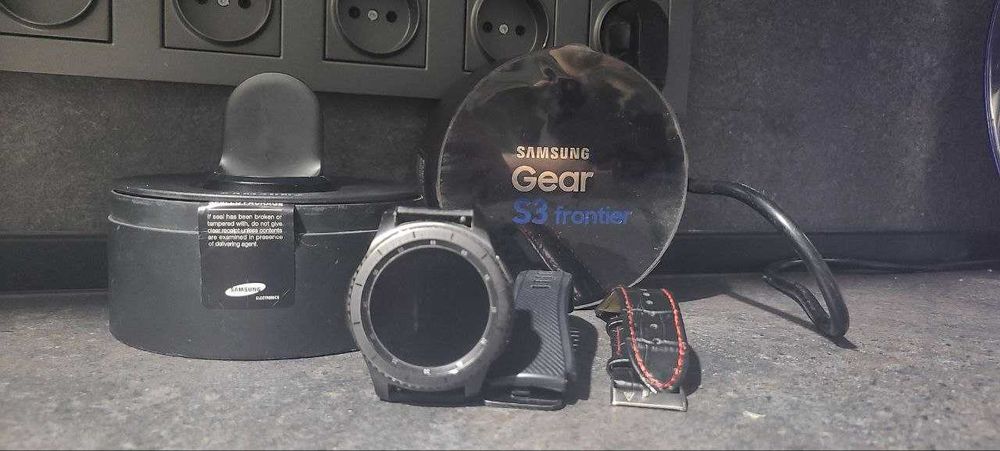 Умные часы Samsung Gear S3 Frontier