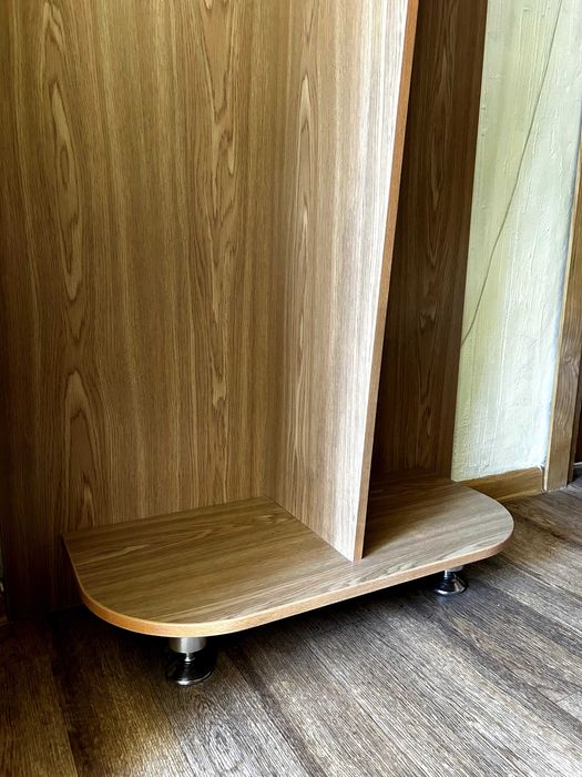 Настенная вешалка