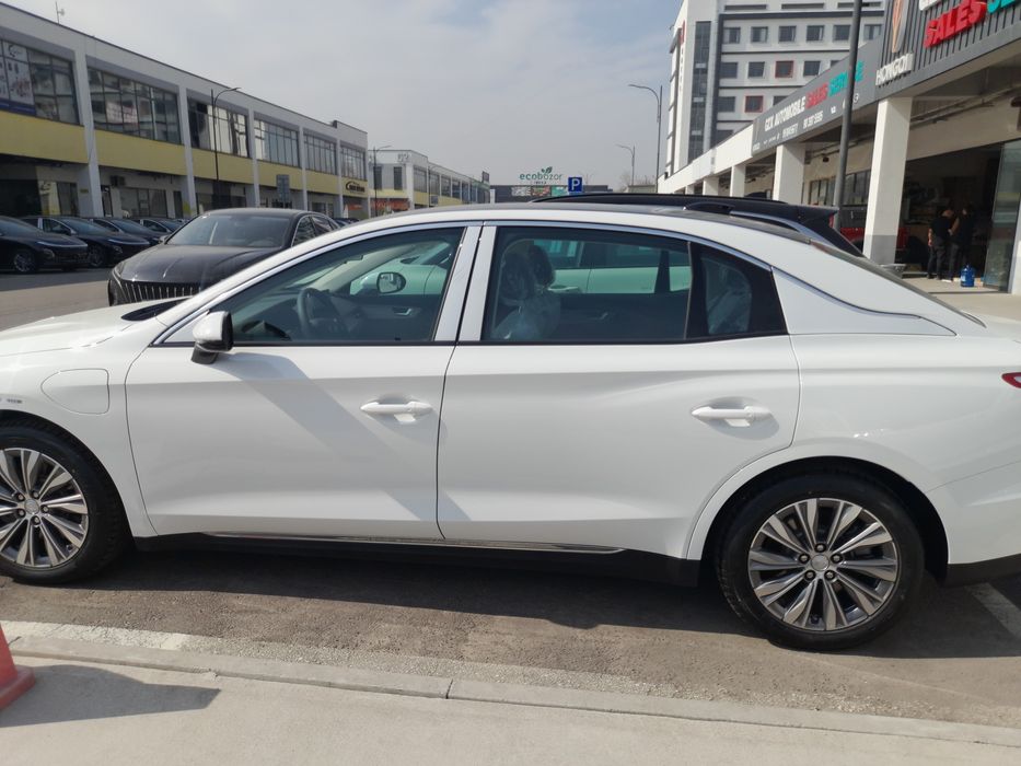 Hongqi E-QM5 | 2024 | 500 km | Elektro | Oq
• Yil: 2024
• Elektro avto