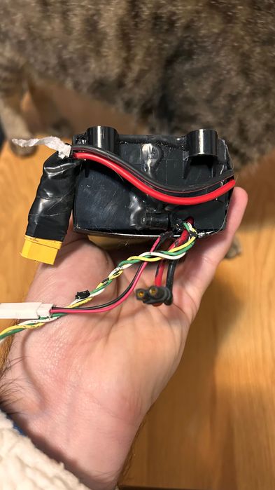 Продавам батерия за електрически скутер Xiaomi M365.