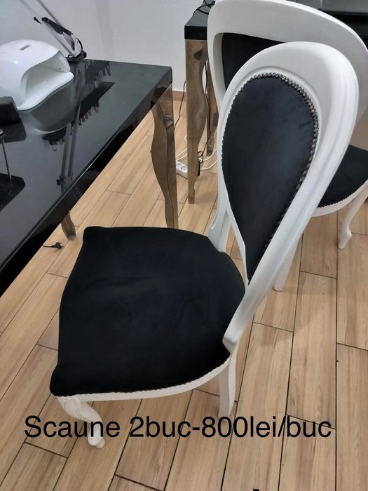 Vând scaune, mese  și birou recepție