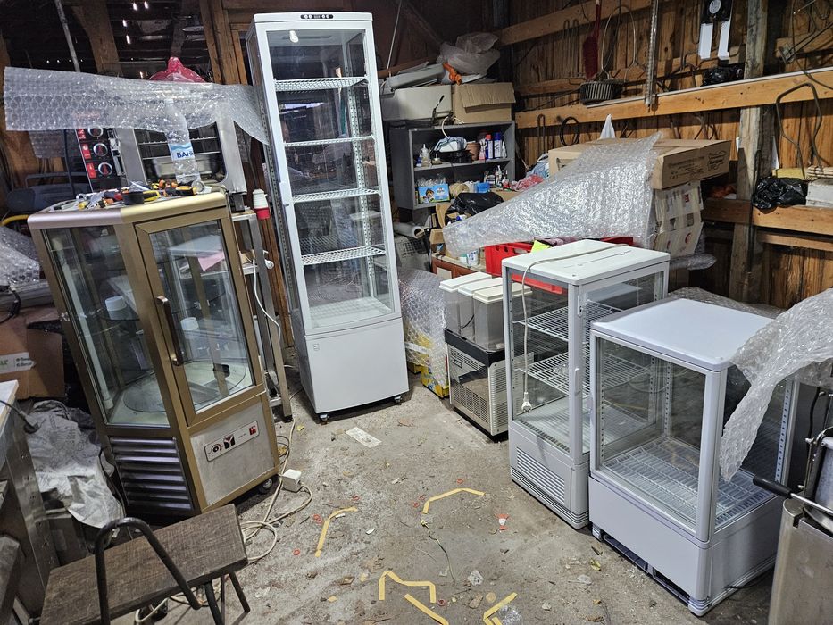 Хладилна Витрина плюсова за торти и сладкарски изделия, сандвичи, плод