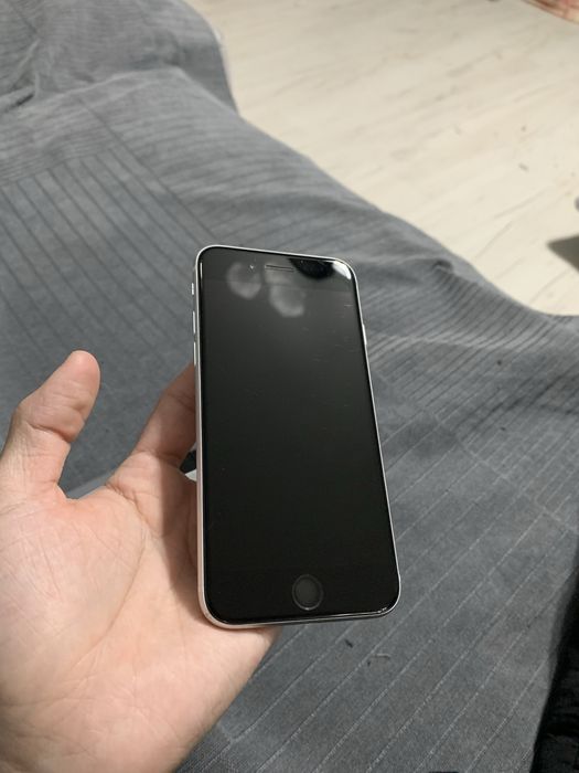 продам iphone se 2 в идеальном сост
