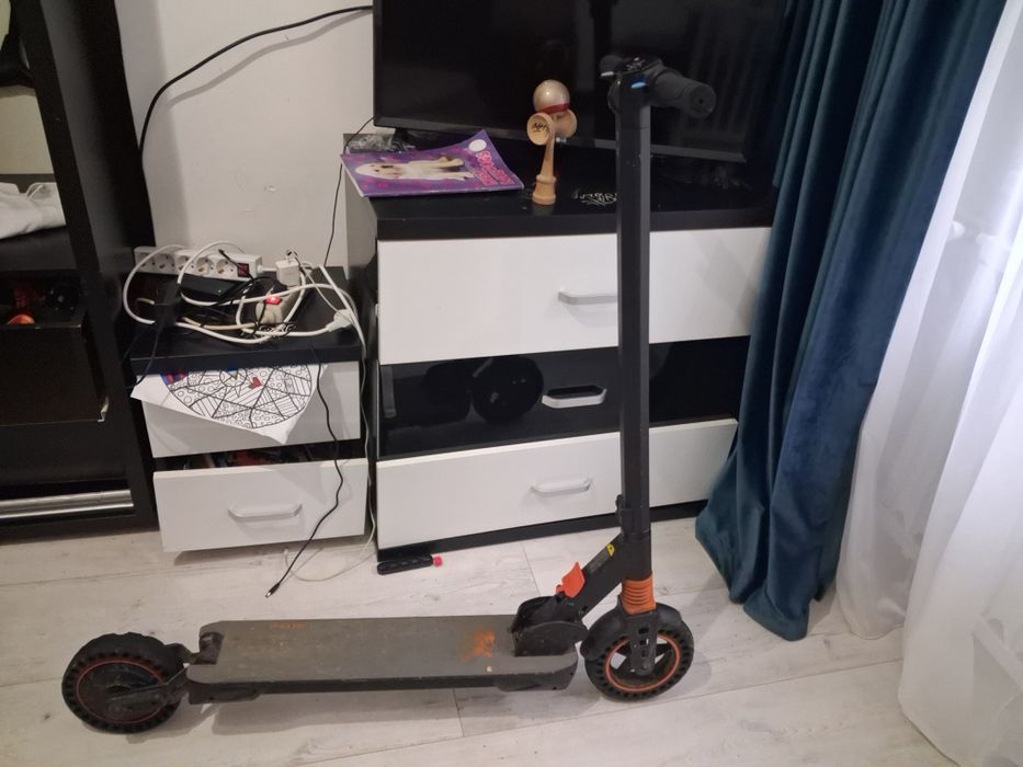Vând trotineta kukirin s1 pro