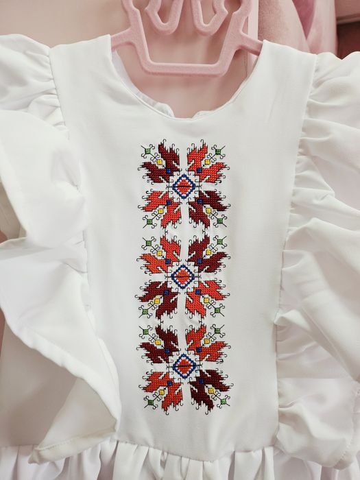 Официална рокля с българска шевица 128см