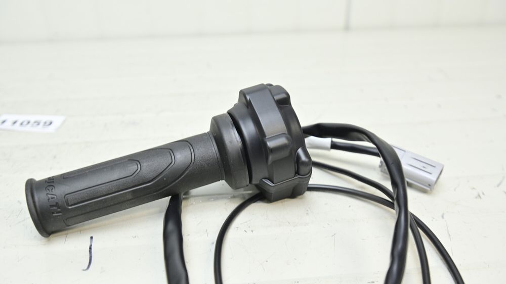 Maneta Manson Acceleratie Si Manson Stanga Incalzit Ducati