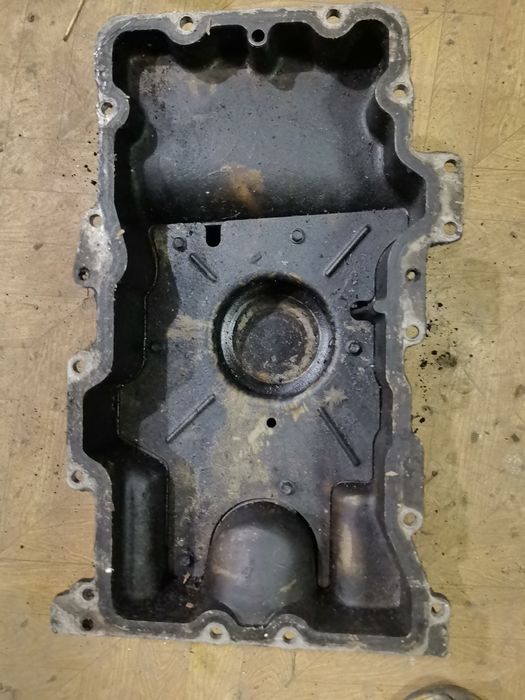 Мазда МПВ 2001 гв, поддон 2.5 f73e.