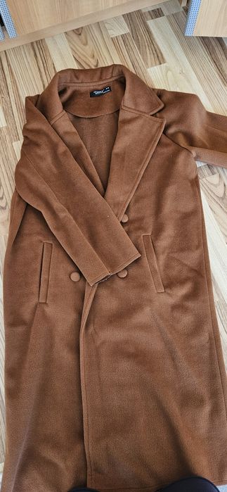 Стильное демисезонное пальто