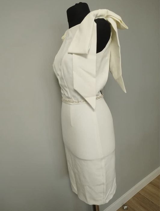 Rochie alba eveniment marimea xs-s realizata pe comanda