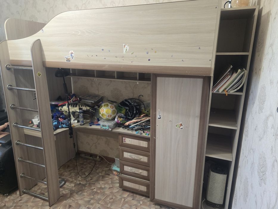 Кровать -стол-шкаф