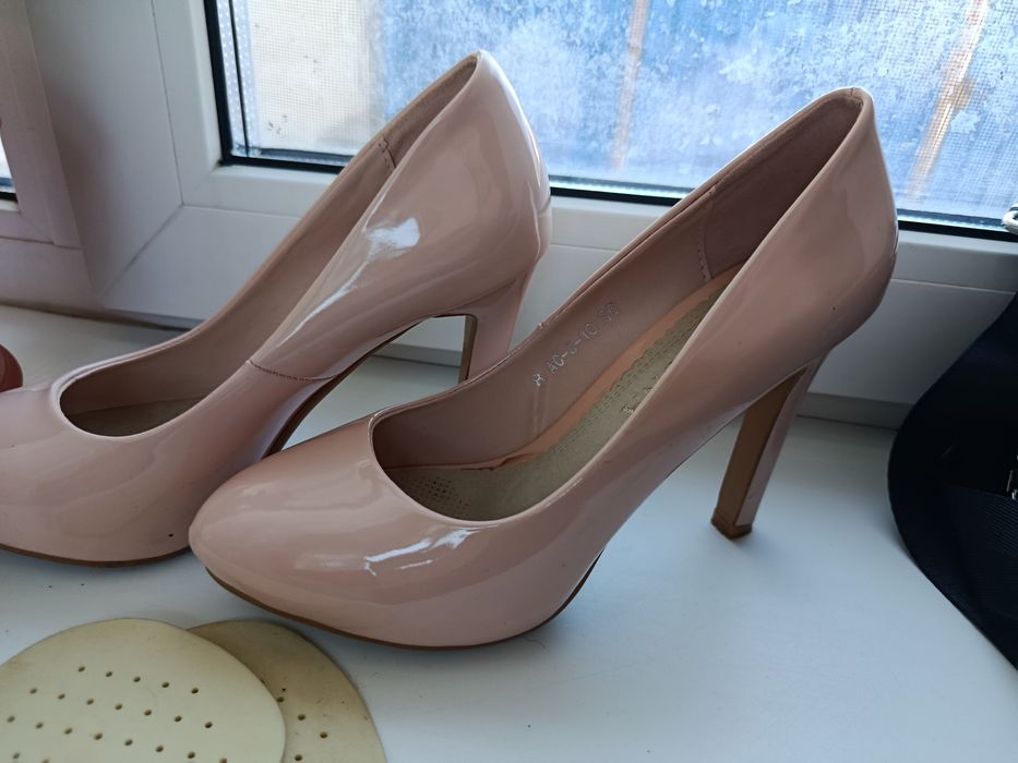 Туфли (телесного) цвета пудра