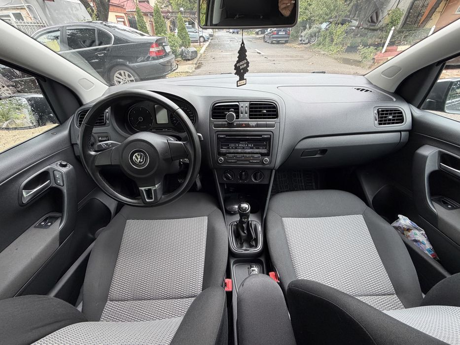 VOLKSWAGEN Polo 2013 — imagine 4