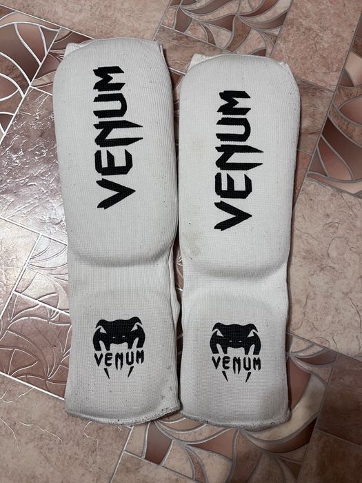 Продам кимоно, футы, перчатки