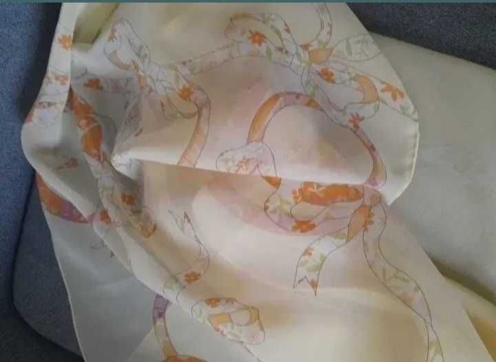 Esarfa Ferragamo, matase naturala, 170 lei